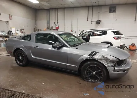 2006 Ford Mustang V6 z USA, uszkodzony, nr VIN 1ZVFT80N265158022